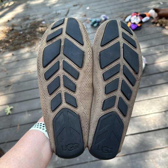 Ugg Men's Tan Perforated Loafers size 9 (no insole) - Picture 3 of 6